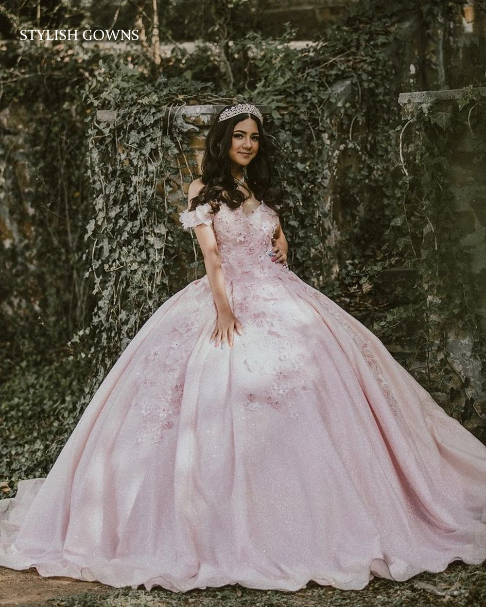 Charming Pink Sweetheart Ball Gown Quinceanera Dresses Off The Shoulder Court Train Appliques Vestidos De Promocion
Charming Pink Sweetheart Ball Gown Quinceanera Dresses Off The Shoulder Court Train Appliques Vestidos De Promocion