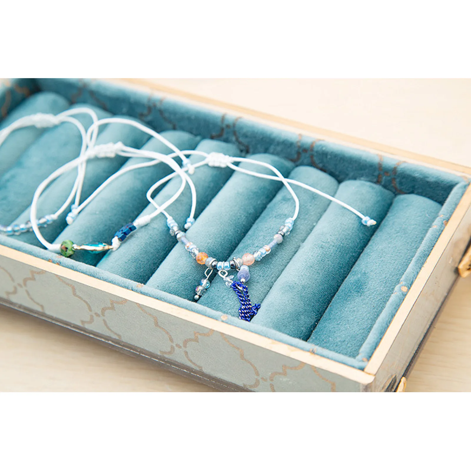 Rotating Rack Jewelry Display Stand Earring Holder Peacock Blue Bronzing Exquisite Cage Shape Nordic Retro Bracelet Organizer
Rotating Rack Jewelry Display Stand Earring Holder Peacock Blue Bronzing Exquisite Cage Shape Nordic Retro Bracelet Organizer