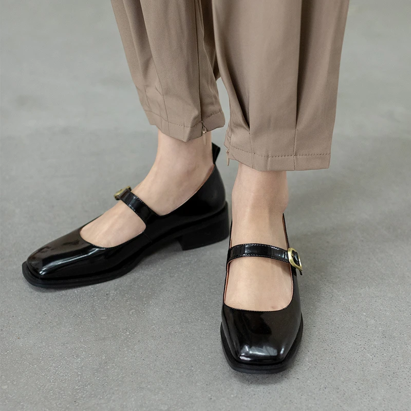 VERCONAS Spring Women Pumps Retro Classic Design Mary Janes Genuine Leather Low Heels Square Toe Casual Shoes Woman New Arrival
VERCONAS Spring Women Pumps Retro Classic Design Mary Janes Genuine Leather Low Heels Square Toe Casual Shoes Woman New Arrival