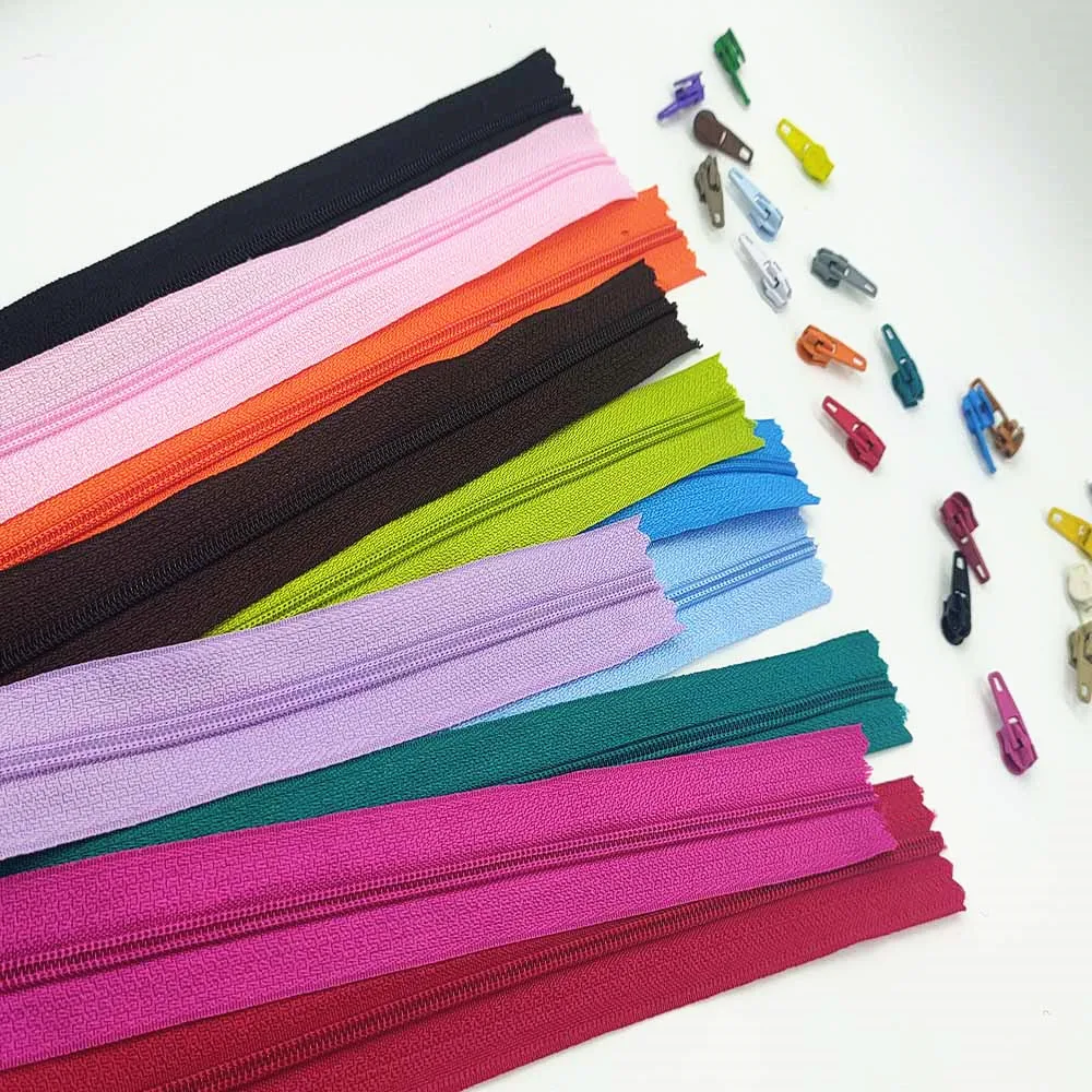5 Meters 25 Colors Nylon Zippers Rolls with 20pcs Auto-lock Zipper Slider-Suitable For Wallets, Bags And Other Sewing Items
5 Meters 25 Colors Nylon Zippers Rolls with 20pcs Auto-lock Zipper Slider-Suitable For Wallets, Bags And Other Sewing Items