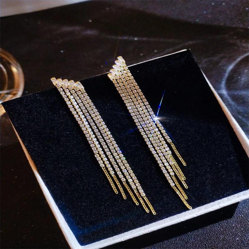 Trendy Luxury Shiny Rhinestone Crystal Long Tassel Stud Earrings for Women Bridal Drop Dangling Earrings Party Wedding Jewelry
Trendy Luxury Shiny Rhinestone Crystal Long Tassel Stud Earrings for Women Bridal Drop Dangling Earrings Party Wedding Jewelry