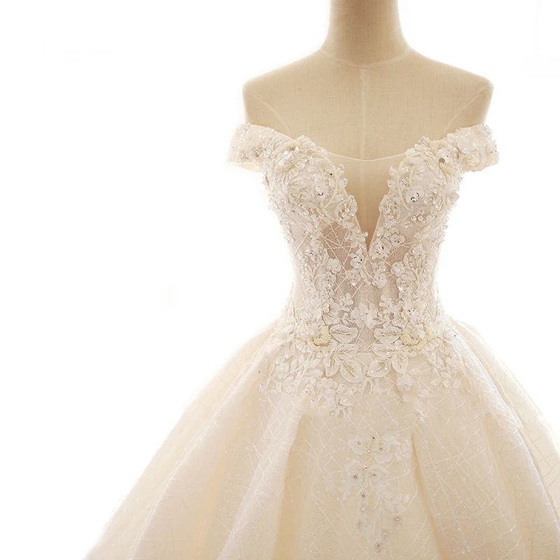 Luxury Wedding Dresses Sleeveless Tube Top 3D Three-dimensional Flowers Handmade Beading Charming Gowns Embroidery Royal Train
Luxury Wedding Dresses Sleeveless Tube Top 3D Three-dimensional Flowers Handmade Beading Charming Gowns Embroidery Royal Train