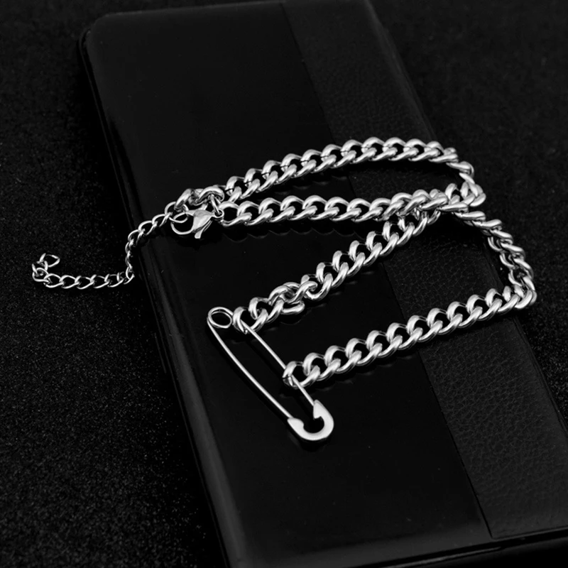 New Paper Clip Pin Pendant Necklace For Women Simple Clavicle Chain Choker Stainless Steel Punk Pendant Necklace Jewelry
New Paper Clip Pin Pendant Necklace For Women Simple Clavicle Chain Choker Stainless Steel Punk Pendant Necklace Jewelry