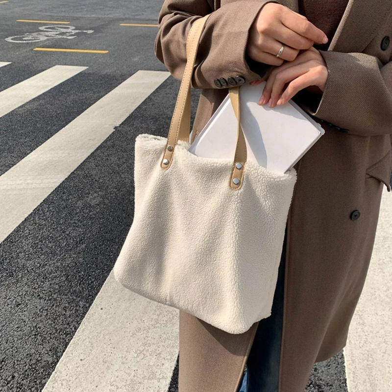 Плюшевая сумка на плечо, повседневная сумка, мягкий однотонный клатч, меховые сумки для покупок, вместительная сумка-тоут для женщин
Плюшевая сумка на плечо, повседневная сумка, мягкий однотонный клатч, меховые сумки для покупок, вместительная сумка-тоут для женщин