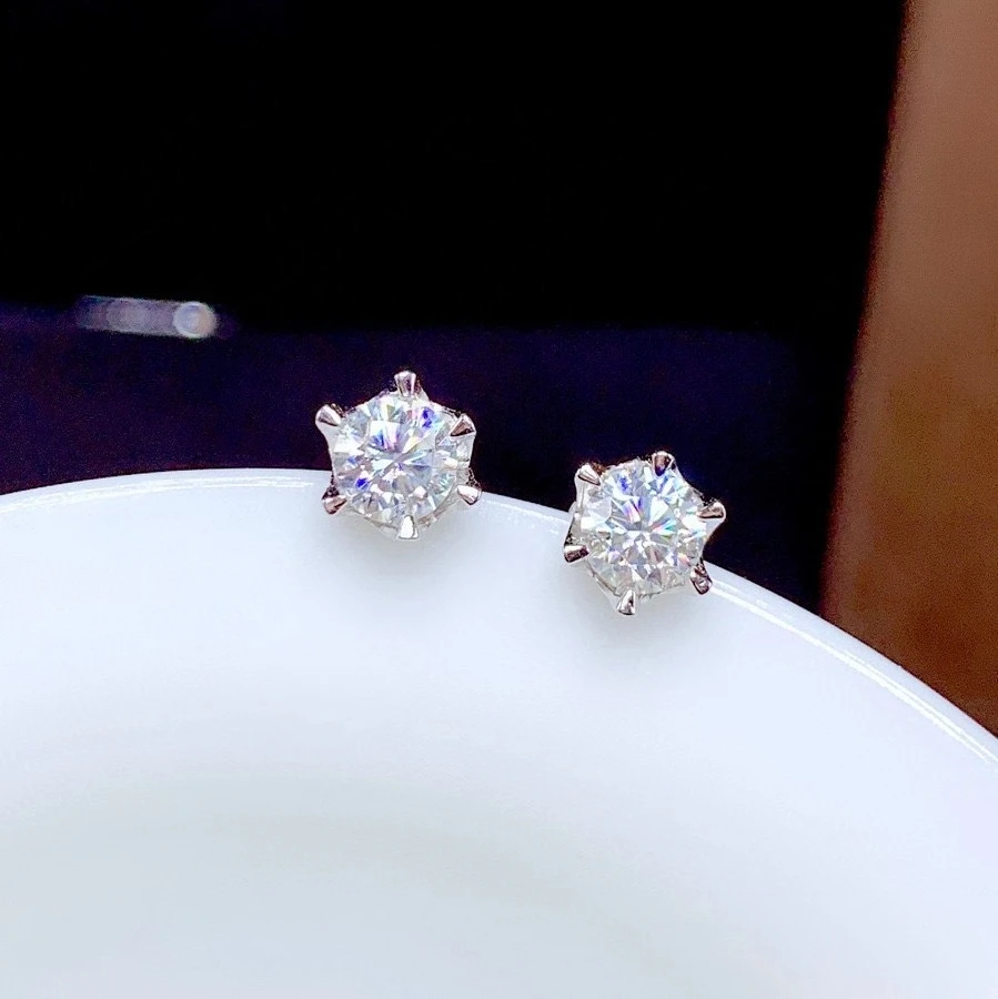 CoLife Jewelry 100% D Color Moissanite Stud Earring for Party 5mm 0.5ct Moissanite Silver Earrings 925 Silver Moissanite Jewelry
CoLife Jewelry 100% D Color Moissanite Stud Earring for Party 5mm 0.5ct Moissanite Silver Earrings 925 Silver Moissanite Jewelry