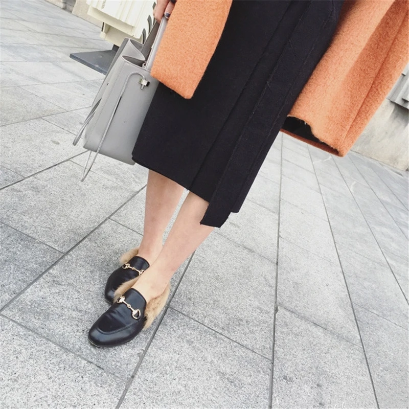 VERCONAS 2021 Warm Rabbit Hair Women Flats Classic Fashion Casual Genuine Leather Metal Decoration Shoes Woman New Arrival
VERCONAS 2021 Warm Rabbit Hair Women Flats Classic Fashion Casual Genuine Leather Metal Decoration Shoes Woman New Arrival