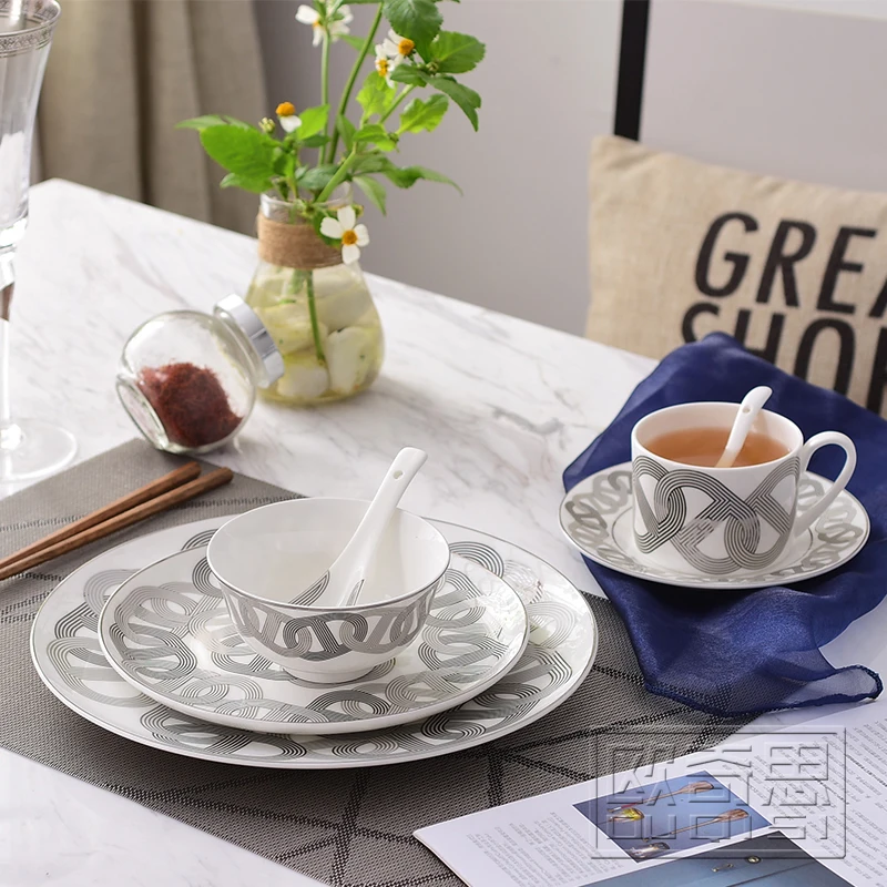 Bone china dinner plates race track design ceramic 6pcs dinnerware sets porcelain plates bowl cup saucer spoons white and black
Bone china dinner plates race track design ceramic 6pcs dinnerware sets porcelain plates bowl cup saucer spoons white and black