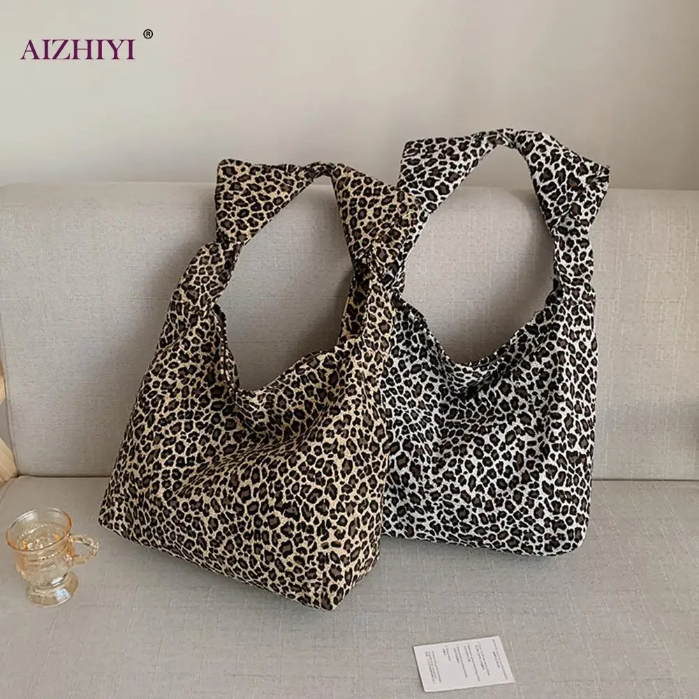 Модная Холщовая Сумка с животным принтом, повседневная сумка через плечо, Женская Осенняя уличная Сумка-тоут через плечо
Модная Холщовая Сумка с животным принтом, повседневная сумка через плечо, Женская Осенняя уличная Сумка-тоут через плечо