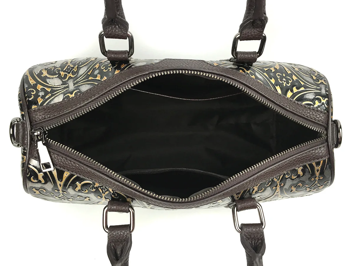 2021 new luxury European and American handmade real cowhide handbag shoulder messenger bag fashion casual bucket bag pillow bag
2021 new luxury European and American handmade real cowhide handbag shoulder messenger bag fashion casual bucket bag pillow bag