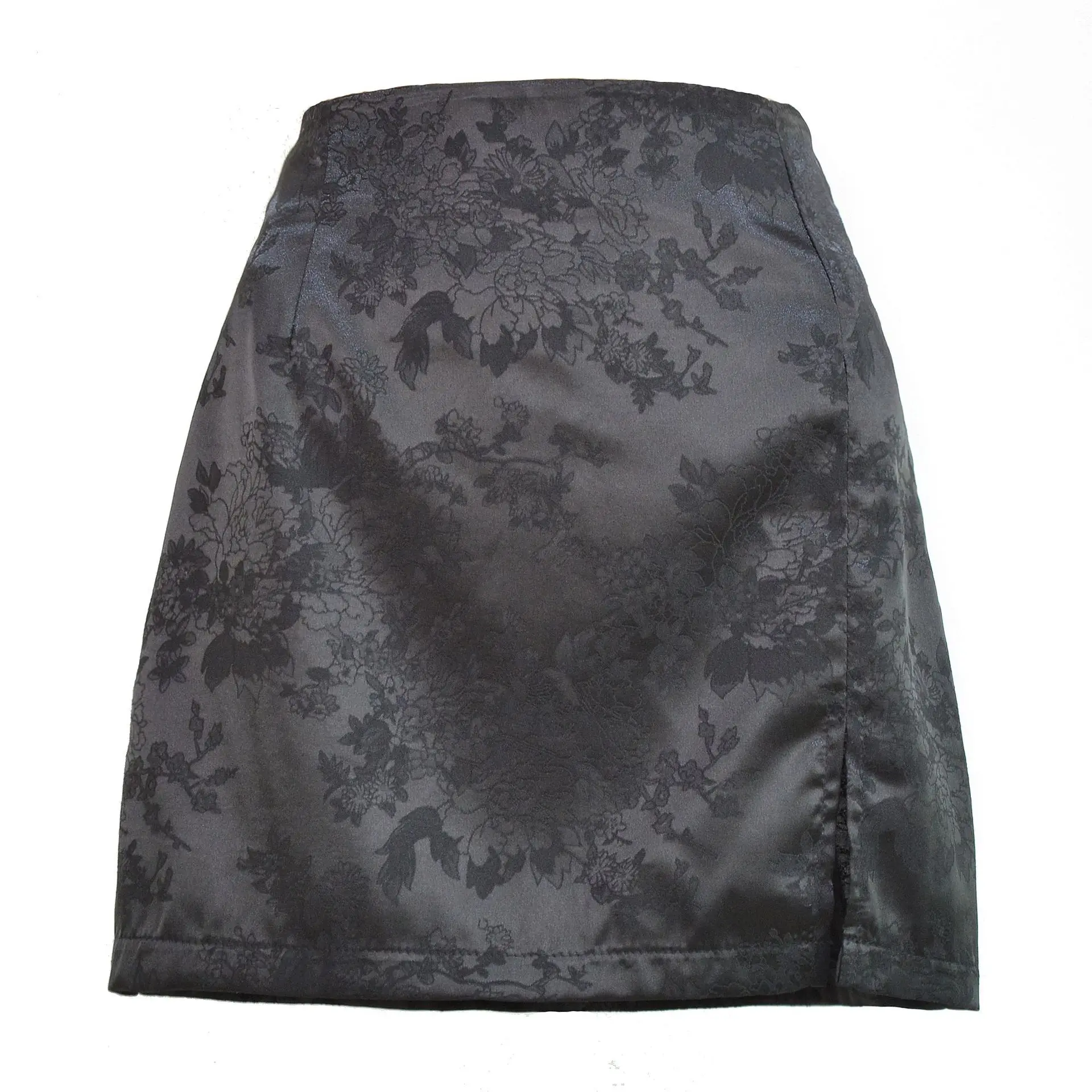 Popular Spring / summer women's fashion popular split skirt in Europe and America sexy jacquard satin high waist zipper skirt 
Popular Spring / summer women's fashion popular split skirt in Europe and America sexy jacquard satin high waist zipper skirt
