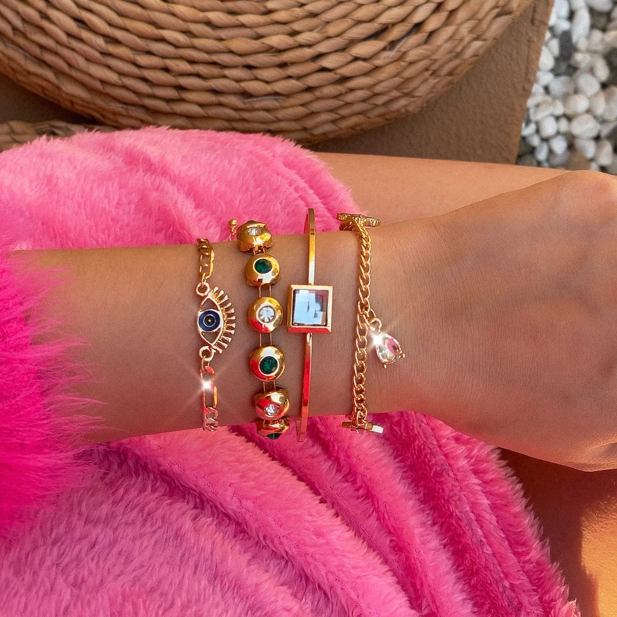 4Pcs/set Bohemian Gold Bracelets for Women Boho Jewelry Geometric Leaves Eye Beads Layered Hand Chain Charm Bracelet Set
4Pcs/set Bohemian Gold Bracelets for Women Boho Jewelry Geometric Leaves Eye Beads Layered Hand Chain Charm Bracelet Set