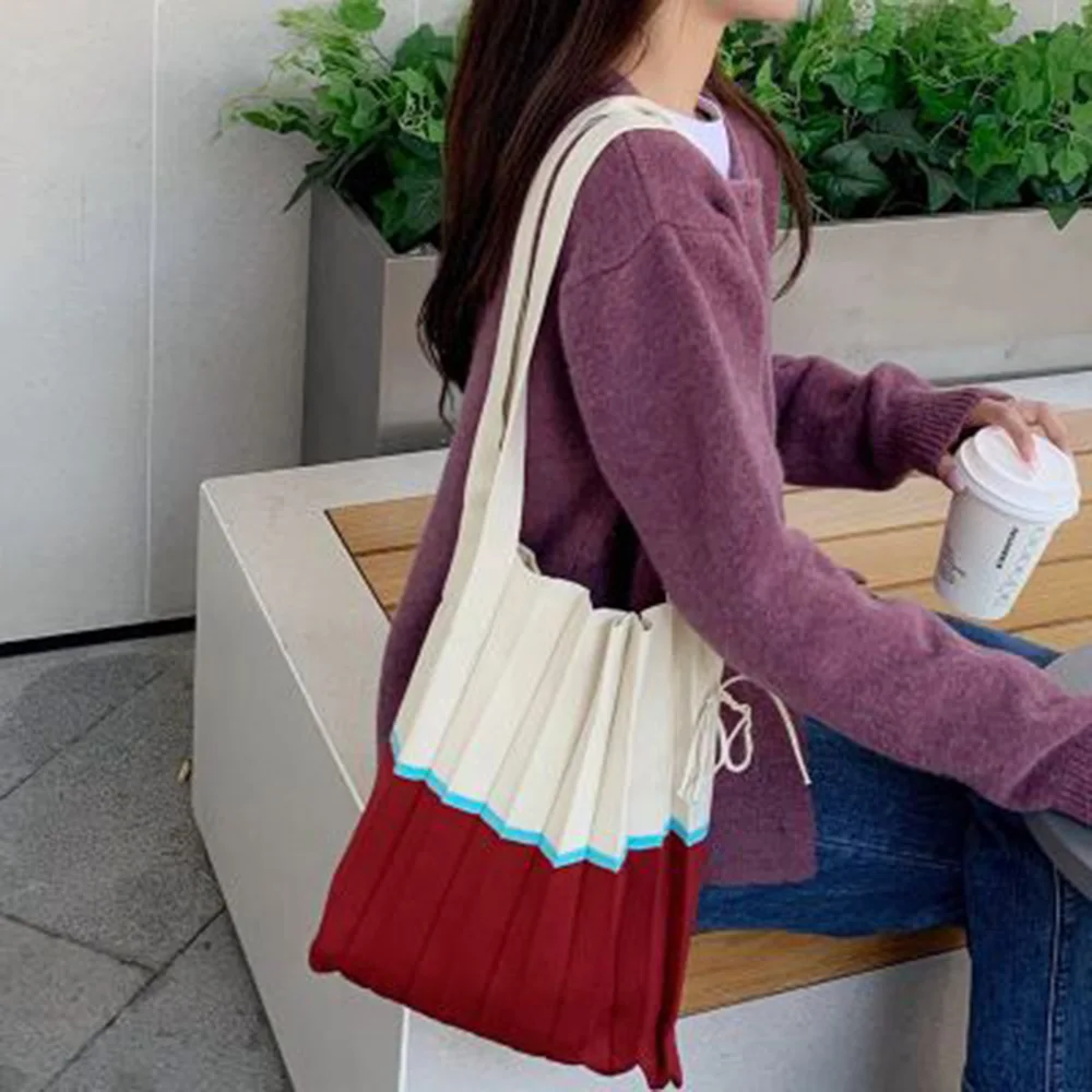 Shopping Bag Fold Design Fold Contrast Woolen Knitted One-shoulder Handbag Organ Bag Ladies Stitching Cloth Bag
Shopping Bag Fold Design Fold Contrast Woolen Knitted One-shoulder Handbag Organ Bag Ladies Stitching Cloth Bag