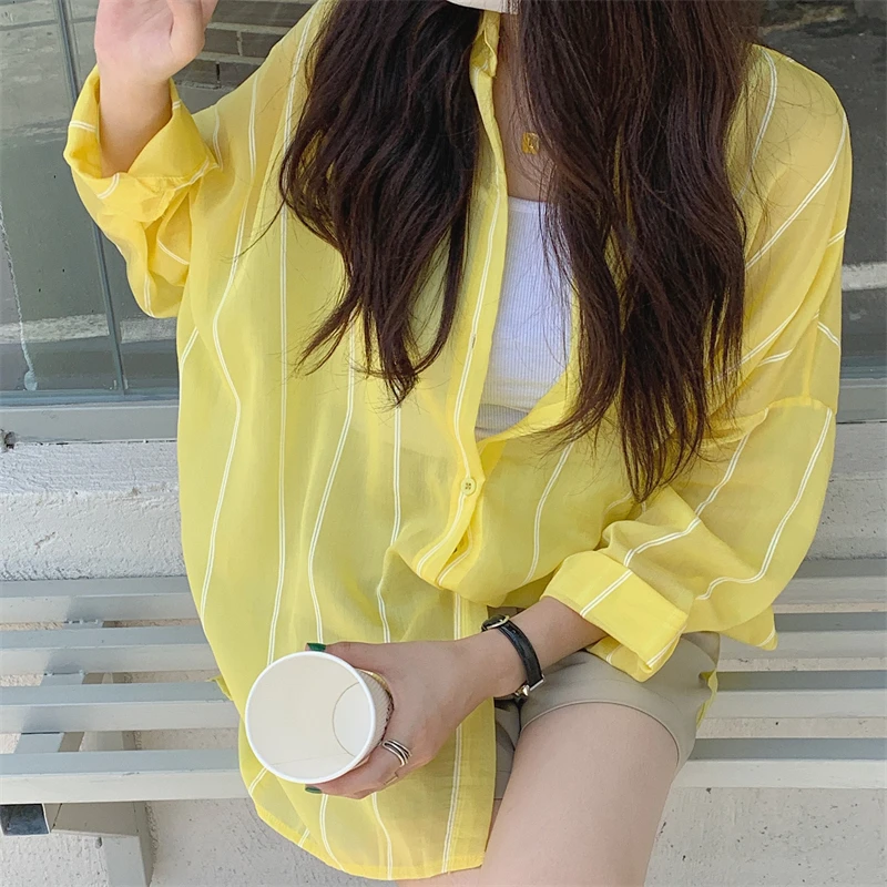 Hzirip 2021 New Autumn Striped Loose Shirts Women Single Breasted Fashion Lapel Long Sleeved Gentle Sweet Shirt Female Clothes
Hzirip 2021 New Autumn Striped Loose Shirts Women Single Breasted Fashion Lapel Long Sleeved Gentle Sweet Shirt Female Clothes