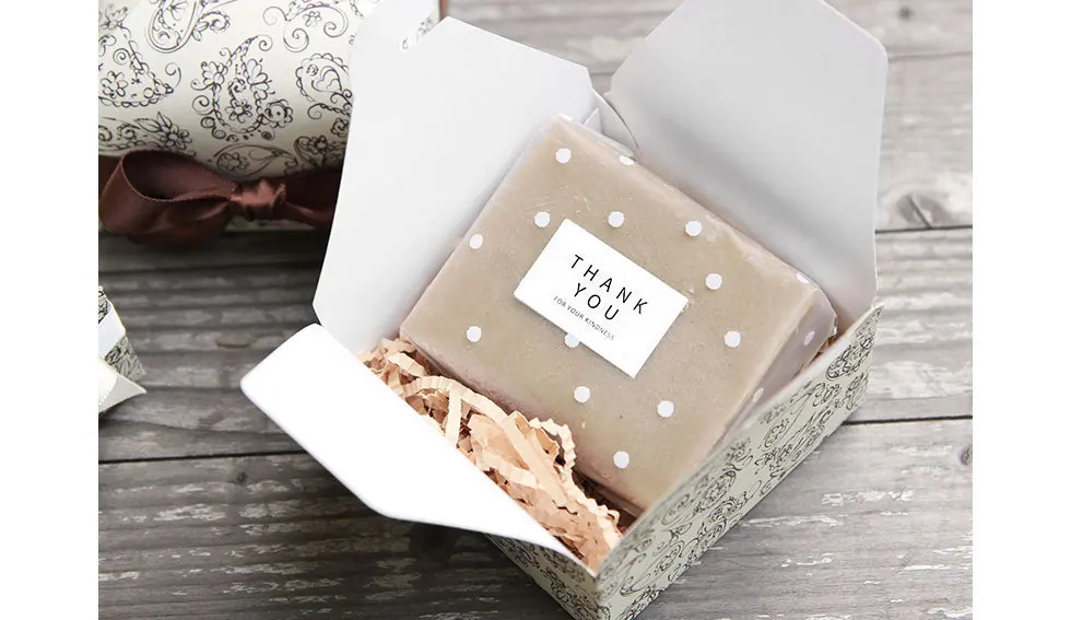 Creative polka dot wedding candy boxes korean style favors gift box wedding party favor decoration pink blue tablewares dec
Creative polka dot wedding candy boxes korean style favors gift box wedding party favor decoration pink blue tablewares dec