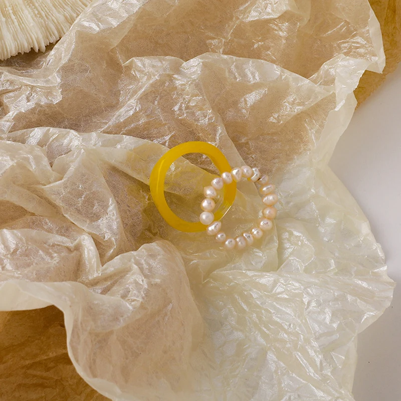 2021 New 2pcs/set Retro Fashion Colorful Resin Natural Pearl Finger Rings for Women Girls Party Jewelry Solid Ring Gift
2021 New 2pcs/set Retro Fashion Colorful Resin Natural Pearl Finger Rings for Women Girls Party Jewelry Solid Ring Gift