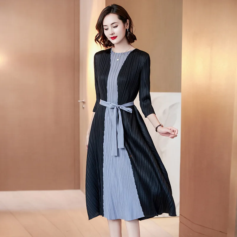 Elegant Dress Spring New Style Women's Clothing Contrast Color Patchwork Laced-Up Waist Slim Stretch Miyake Pleated Dresses
Elegant Dress Spring New Style Women's Clothing Contrast Color Patchwork Laced-Up Waist Slim Stretch Miyake Pleated Dresses