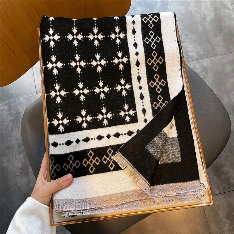 2021 Korean winter imitation cashmere women's scarf double-sided thickened scarf for warmth shawl diamond lattice scarf outside
2021 Korean winter imitation cashmere women's scarf double-sided thickened scarf for warmth shawl diamond lattice scarf outside
