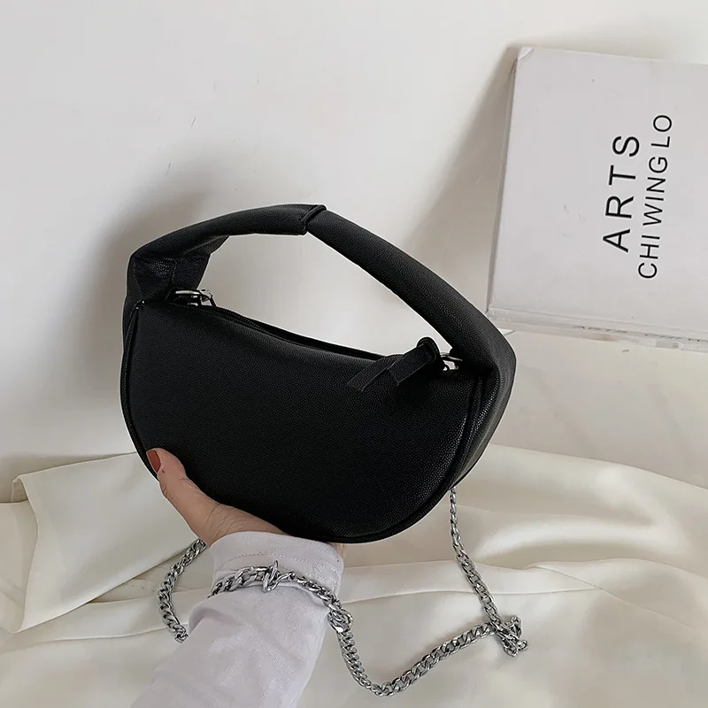 European and American Ladies Chain Shoulder Messenger Bag 2021 New Simple Female Bag Large Capacity Portable Dumpling Bag
European and American Ladies Chain Shoulder Messenger Bag 2021 New Simple Female Bag Large Capacity Portable Dumpling Bag