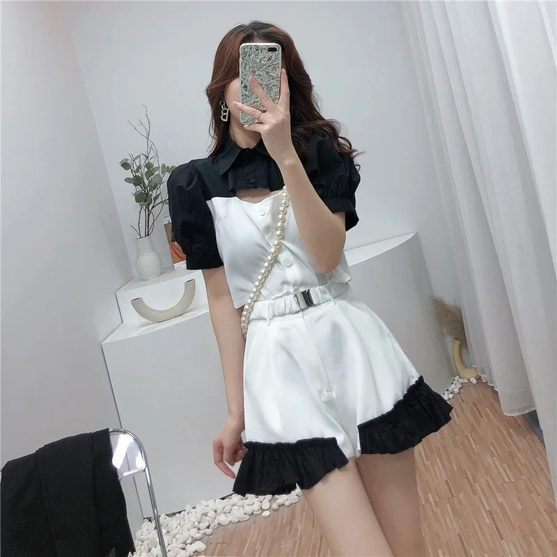 Korejepo Women 2 Piece Set 2021 Summer French Retro Sweet Contrast Color Hollow Shirt Top Wooden Ear Stitching High Waist Shorts
Korejepo Women 2 Piece Set 2021 Summer French Retro Sweet Contrast Color Hollow Shirt Top Wooden Ear Stitching High Waist Shorts