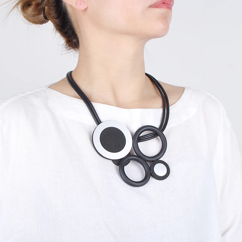 YD&YDBZ Metal Circle Choker Necklaces For Women Punk Big Pendant Rubber Statement Necklace Clothes Jewelry Accessories Chain
YD&YDBZ Metal Circle Choker Necklaces For Women Punk Big Pendant Rubber Statement Necklace Clothes Jewelry Accessories Chain