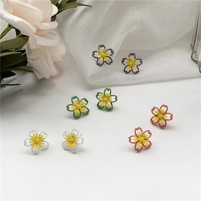 Han Guosen is super fairy small flower earrings female temperament contracted small and pure and fresh flower earrings
Han Guosen is super fairy small flower earrings female temperament contracted small and pure and fresh flower earrings