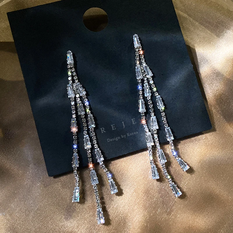 Trendy Elegant 925 Silver Geometry Tassel Drop Earrings for Women Top AAA Shiny Zircon S925 Silver Needle Stud Jewelry Gift
Trendy Elegant 925 Silver Geometry Tassel Drop Earrings for Women Top AAA Shiny Zircon S925 Silver Needle Stud Jewelry Gift