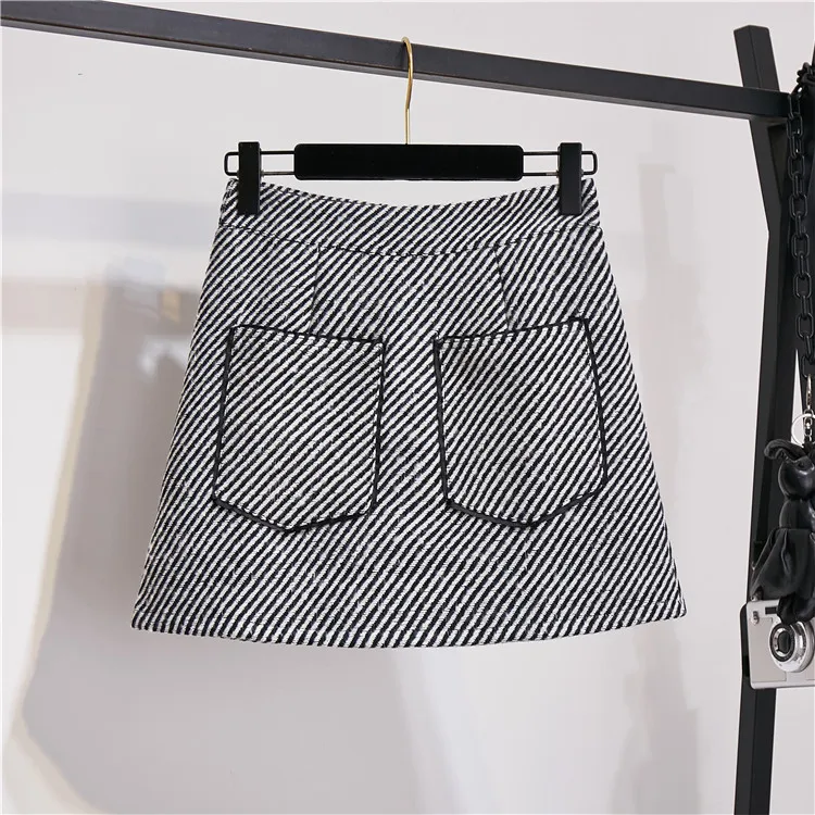 New Winter Knitting Sweater Loose Knitted Top & Pocket Short Skirt Suit Two Piece Clothing Set Women Outfit High Quality Autumn
New Winter Knitting Sweater Loose Knitted Top & Pocket Short Skirt Suit Two Piece Clothing Set Women Outfit High Quality Autumn