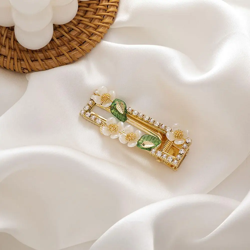 2021 New Fashion White Flowers Leaves Pearl Hairpin Clip Romantic Duckbill Spring Hair Women Jewelry Golden Cute Barrette A3J3
2021 New Fashion White Flowers Leaves Pearl Hairpin Clip Romantic Duckbill Spring Hair Women Jewelry Golden Cute Barrette A3J3