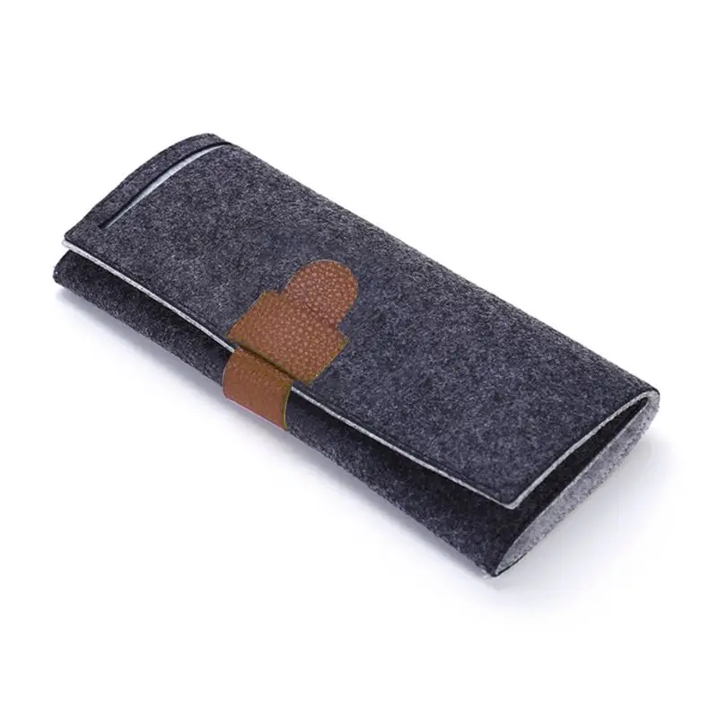 Portable Roll-up Felt Jewelry Roll Storage Bag Folding Travel Earrings Necklaces Bracelets Rings Container jewelry display
Portable Roll-up Felt Jewelry Roll Storage Bag Folding Travel Earrings Necklaces Bracelets Rings Container jewelry display