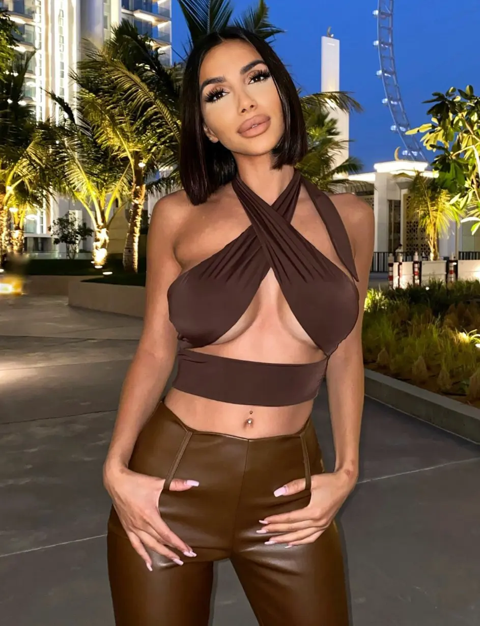 Summer Tank Tops Ladies Sleeveless Sexy Hanging Neck Vest Backless Women Tight Solid Color Cross Strap Wrap Top Casual Fashion
Summer Tank Tops Ladies Sleeveless Sexy Hanging Neck Vest Backless Women Tight Solid Color Cross Strap Wrap Top Casual Fashion