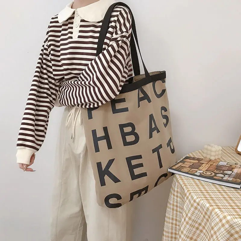 2021 Large Capacity Canvas Female Crossbody Bags Teenage Girls Handbags Letter Print Women Shoulder Bags Casual Ms Shopping Bags
2021 Large Capacity Canvas Female Crossbody Bags Teenage Girls Handbags Letter Print Women Shoulder Bags Casual Ms Shopping Bags