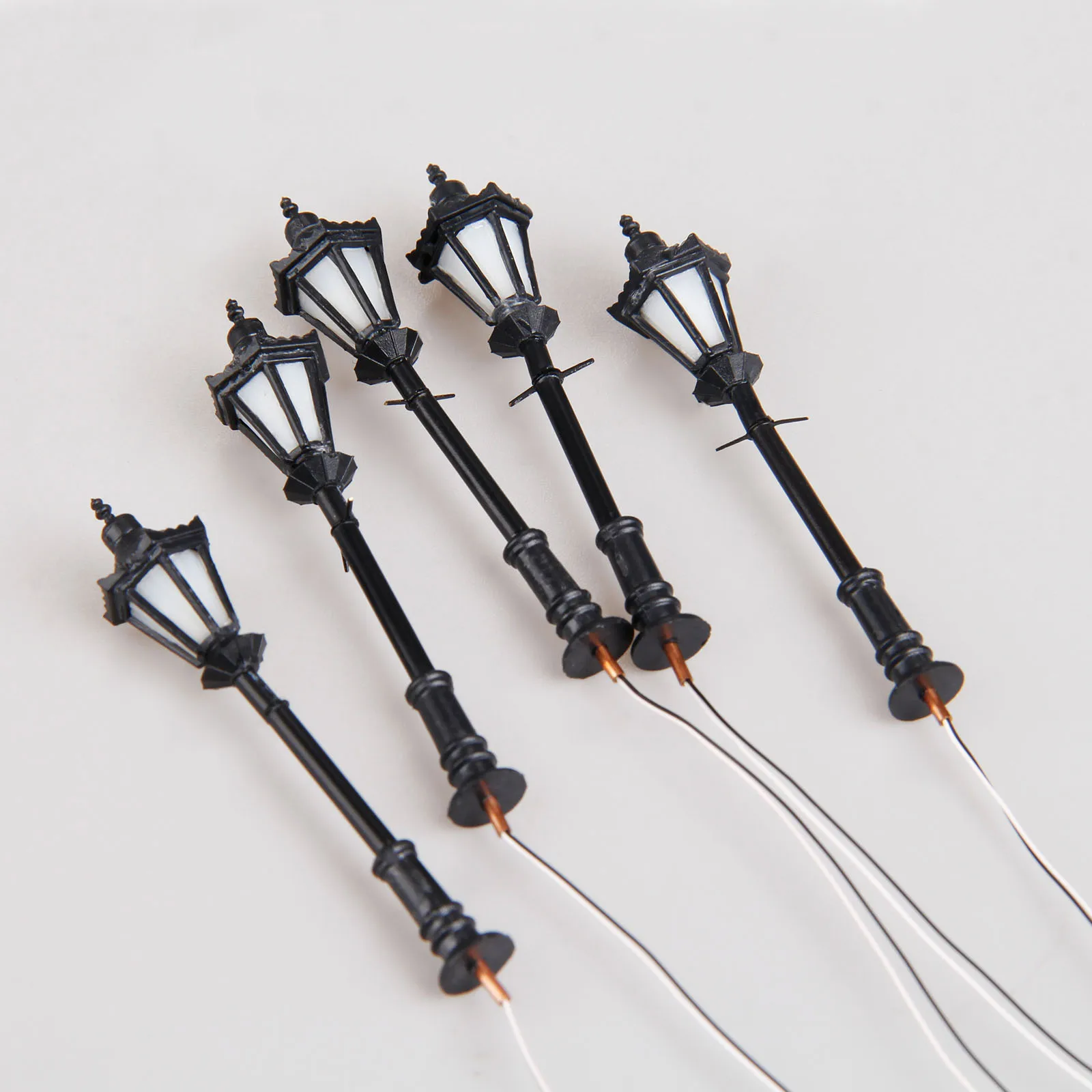 10Pc Model Railway LED Lamppost Lamps Single Head Lights Landscape Light Model Scale 1:75 Garden Lamps Miniatures Decoration H-6
10Pc Model Railway LED Lamppost Lamps Single Head Lights Landscape Light Model Scale 1:75 Garden Lamps Miniatures Decoration H-6