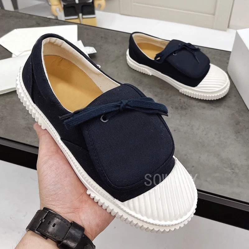 20121 Spring Fashion Mixed Colors Flat Casual Shoes Embroidery Canvas Big Flip Cover Lace Skateboard Shoes Women's Sneakers
20121 Spring Fashion Mixed Colors Flat Casual Shoes Embroidery Canvas Big Flip Cover Lace Skateboard Shoes Women's Sneakers