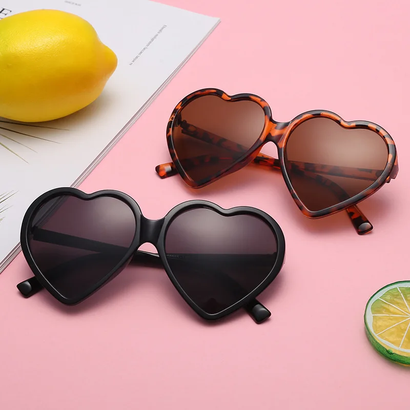 2021 New Retro Heart-Shaped Funny Personality Sunglasses Ladies Outdoor Sports Street shooting Glasses Men's Sunglasses UV400
2021 New Retro Heart-Shaped Funny Personality Sunglasses Ladies Outdoor Sports Street shooting Glasses Men's Sunglasses UV400