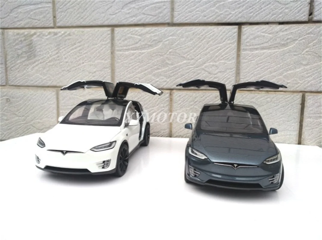 1:18 For Tesla Model X P100D SUV Diecast Model Car White/Gray Kids Toys Gift Display Collection Ornaments 
1:18 For Tesla Model X P100D SUV Diecast Model Car White/Gray Kids Toys Gift Display Collection Ornaments