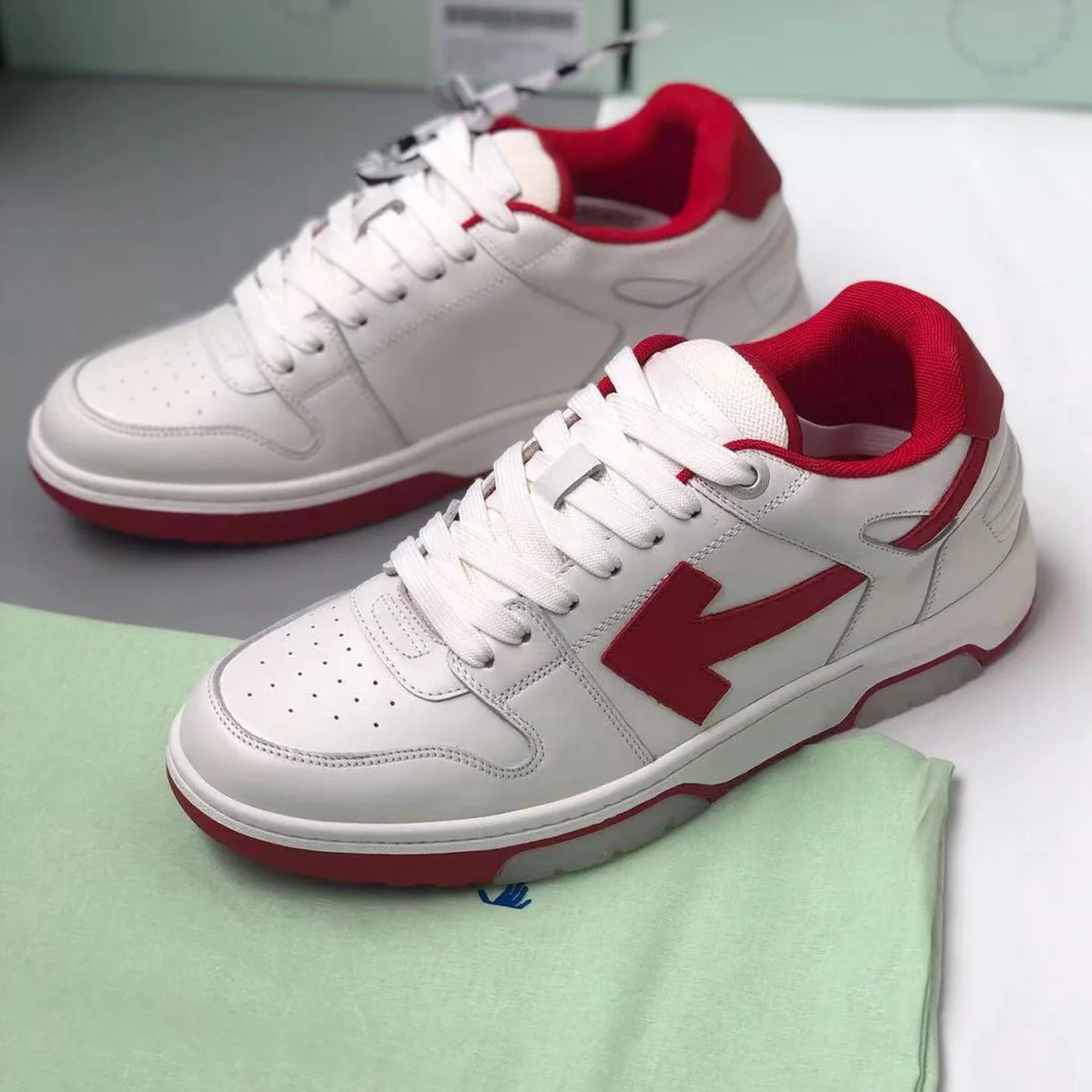 2021Men Woman Summer Fashion breathable Leatherrunning Sneakers Office Off Brand Designer Arrows White Unisex 
2021Men Woman Summer Fashion breathable Leatherrunning Sneakers Office Off Brand Designer Arrows White Unisex