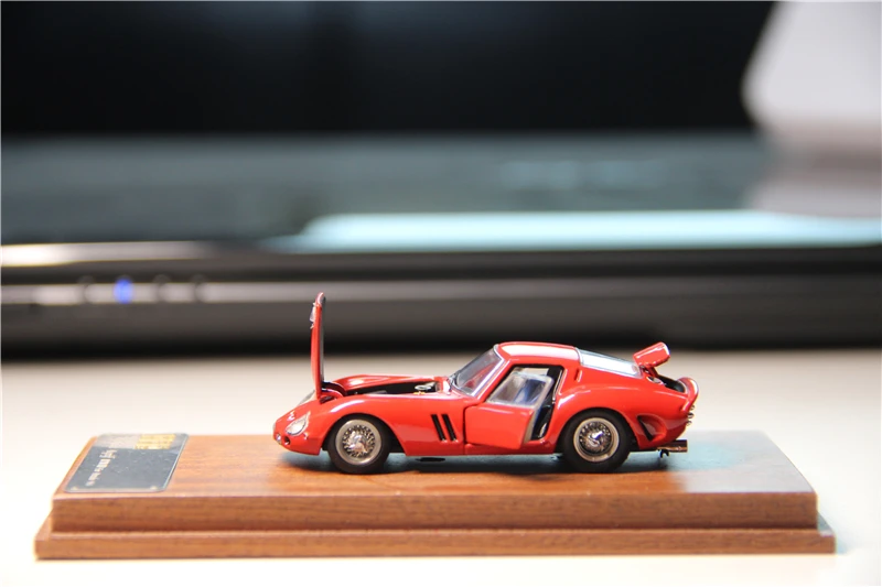 PGM 1:64 250 GTO Red Diecast Model Car
PGM 1:64 250 GTO Red Diecast Model Car