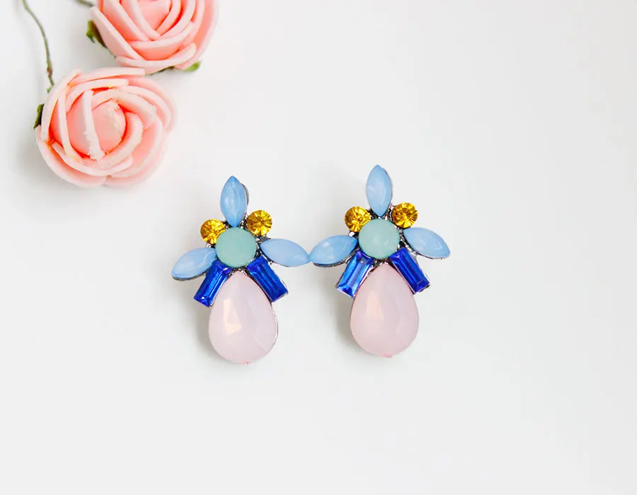 Fashionable Playful Earrings Age-reducing Girl Candy Color With Contrast Color Stud Earrings Resin Stone Pink Style Lovely Charm 
Fashionable Playful Earrings Age-reducing Girl Candy Color With Contrast Color Stud Earrings Resin Stone Pink Style Lovely Charm