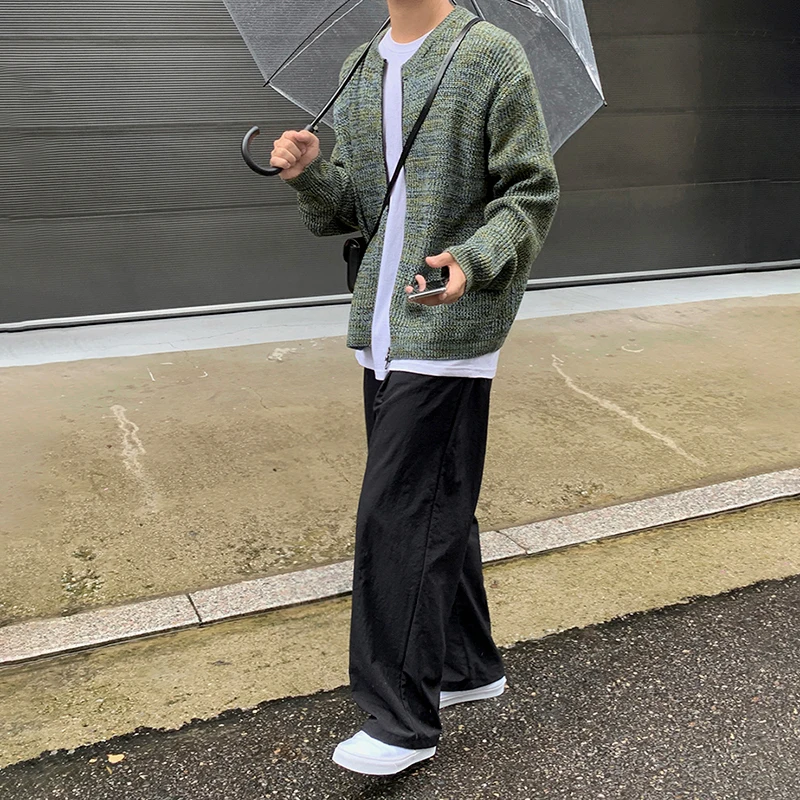 Autumn and winter sweater men's Korean version of the trend of loose cardigan jacket youth all-match sweater 
Autumn and winter sweater men's Korean version of the trend of loose cardigan jacket youth all-match sweater