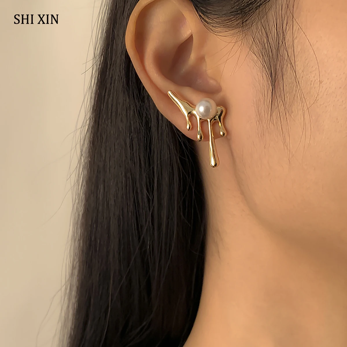 SHIXIN Elegant Antlers Designer Stud Earrings for Women Fashion Wedding Pearl Earrings 2021 Bride Jewelry Cute Earring Girl Gift
SHIXIN Elegant Antlers Designer Stud Earrings for Women Fashion Wedding Pearl Earrings 2021 Bride Jewelry Cute Earring Girl Gift