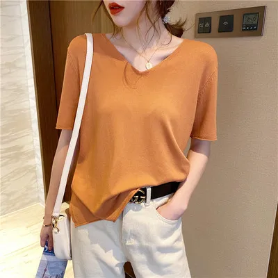 HAN Short-sleeved women's summer new pure color ice silk Korean version of loose and thin inner wear bottoming shirt split top
HAN Short-sleeved women's summer new pure color ice silk Korean version of loose and thin inner wear bottoming shirt split top