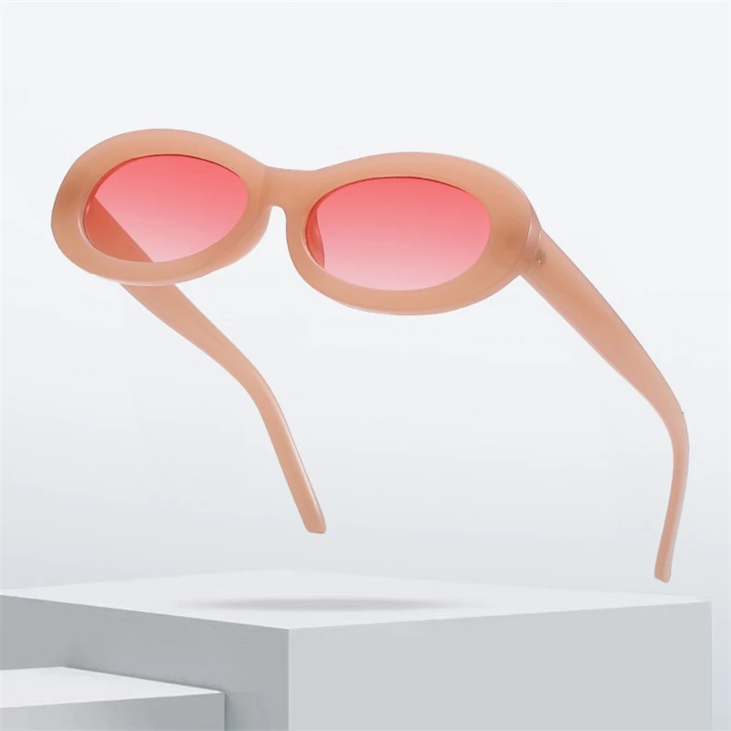 Hot new Street shot trend Anti-UV Man with sunglasses classic Retro Sunglasses Hip hop Small box Sunglasses women UV400
Hot new Street shot trend Anti-UV Man with sunglasses classic Retro Sunglasses Hip hop Small box Sunglasses women UV400