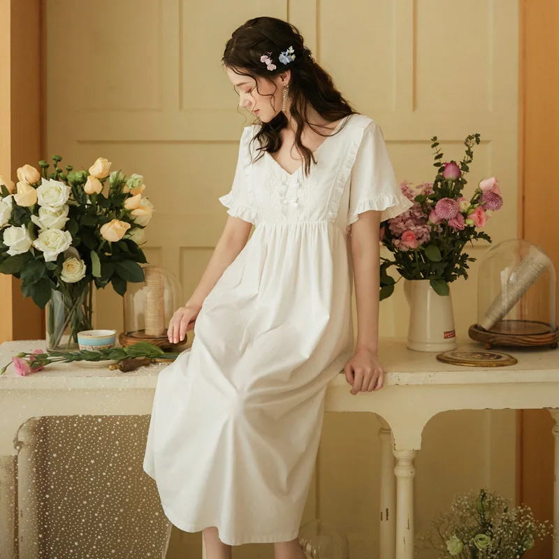 Wasteheart Women Homewear White Sexy Sleepwear Night Dress Lace Long Nightwear Luxury Nightgown Female Gown Plus Size Homewear
Wasteheart Women Homewear White Sexy Sleepwear Night Dress Lace Long Nightwear Luxury Nightgown Female Gown Plus Size Homewear