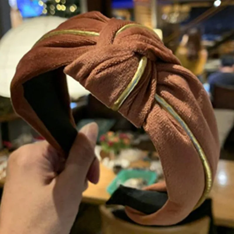 Women Velvet Hairband Knot with Gold Line Decorated Winter Solid Velvet Headbands Adults Girls Hair Accessories Bow Hair Hoop
Women Velvet Hairband Knot with Gold Line Decorated Winter Solid Velvet Headbands Adults Girls Hair Accessories Bow Hair Hoop