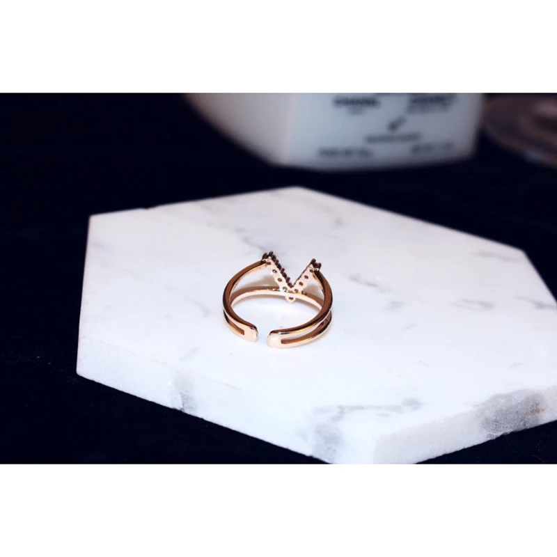 Brand Letter Open Ring Women Luxury Rose Gold Metal Finger Rings Cubic Zirconia 2 Layers Female Anillos Fashion Jewle 
Brand Letter Open Ring Women Luxury Rose Gold Metal Finger Rings Cubic Zirconia 2 Layers Female Anillos Fashion Jewle