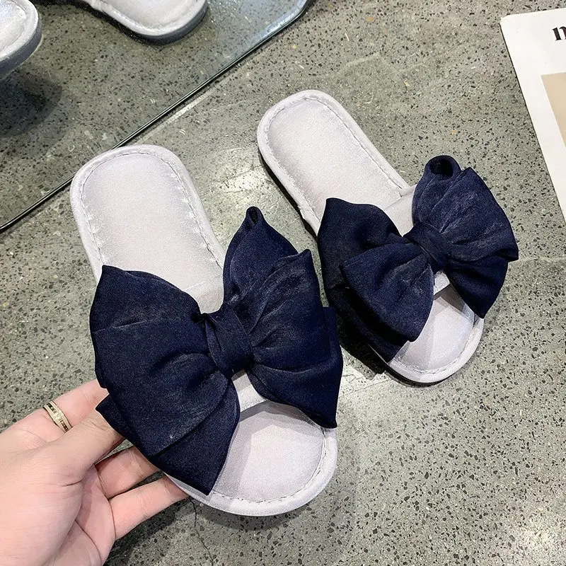 Butterfly-Knot Flat Shoes Female Ladies' Slippers Fur Flip Flops Low Luxury Slides Flock Plush Massage Designer PU Rubber Butter
Butterfly-Knot Flat Shoes Female Ladies' Slippers Fur Flip Flops Low Luxury Slides Flock Plush Massage Designer PU Rubber Butter