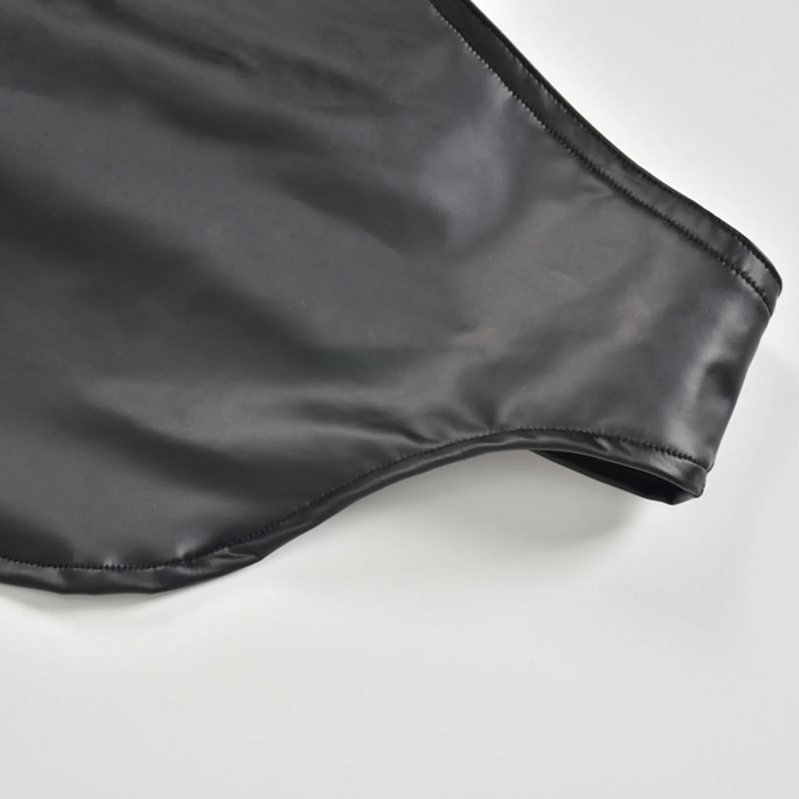 Women's Streetwear Sexy Tanks PU Leather Crop Top Ladies Gothic Punk Style Summer Sleeveless Backless Cropped Vest Tops Clubwear 
Women's Streetwear Sexy Tanks PU Leather Crop Top Ladies Gothic Punk Style Summer Sleeveless Backless Cropped Vest Tops Clubwear