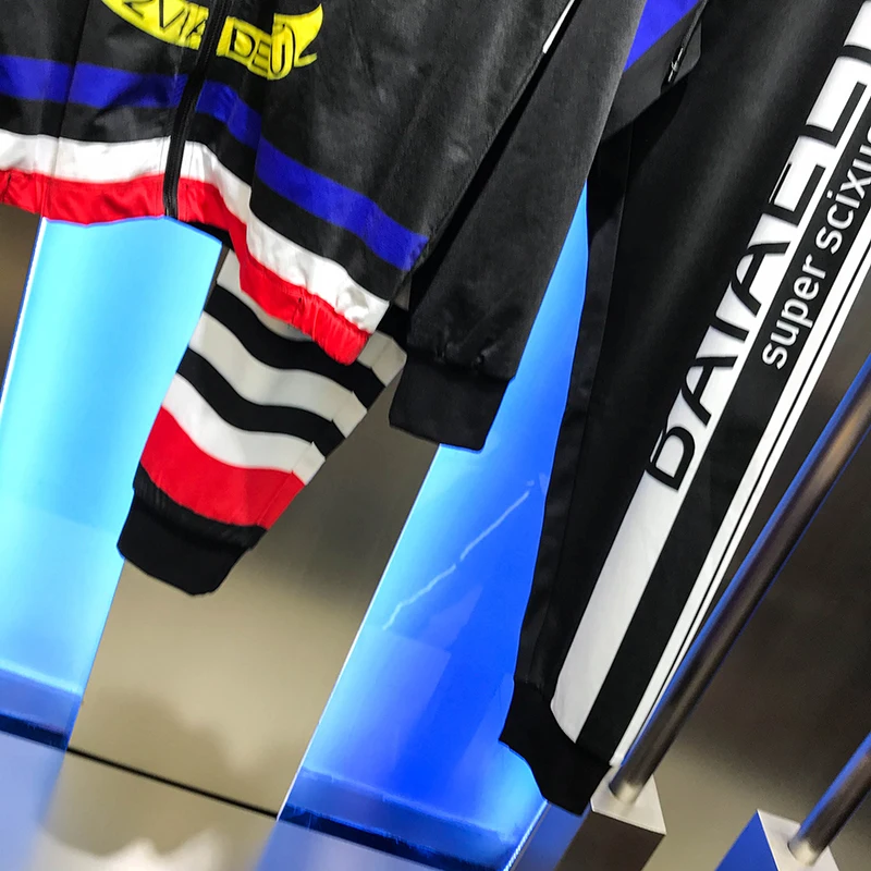 European station fashion brand personalized fried Street 3D digital printing suit splicing cardigan two piece suit casual men
European station fashion brand personalized fried Street 3D digital printing suit splicing cardigan two piece suit casual men