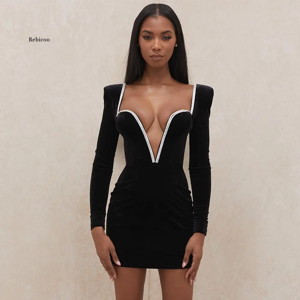Long Sleeve Sexy Deep V Neck Wired Diamante Crystal Padded Shoulder Bodycon Outfits Women Winter Velvet Party Dress
Long Sleeve Sexy Deep V Neck Wired Diamante Crystal Padded Shoulder Bodycon Outfits Women Winter Velvet Party Dress