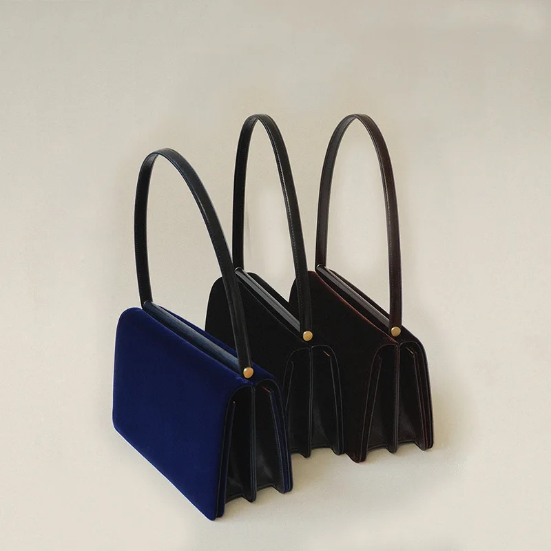 Бархатные ретро-сумки для подмышек для женщин, новинка 2022, Роскошные Сумки из искусственной кожи, сумка-мессенджер на плечо, женская сумка с ...
Бархатные ретро-сумки для подмышек для женщин, новинка 2022, Роскошные Сумки из искусственной кожи, сумка-мессенджер на плечо, женская сумка с ...